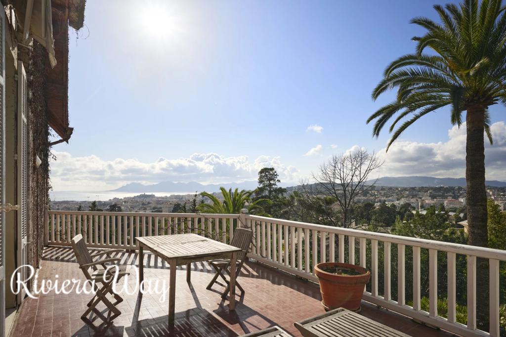 20 room villa in Cannes, photo #3, listing #106185324