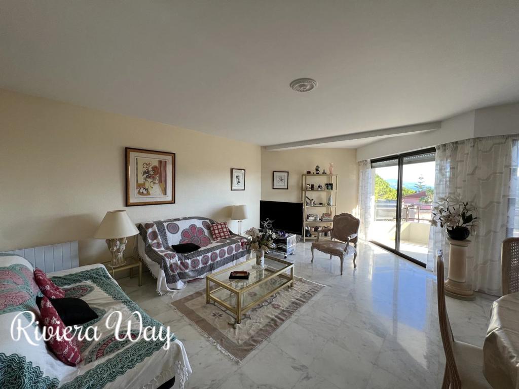 3 room apartment in Antibes, photo #4, listing #103975536