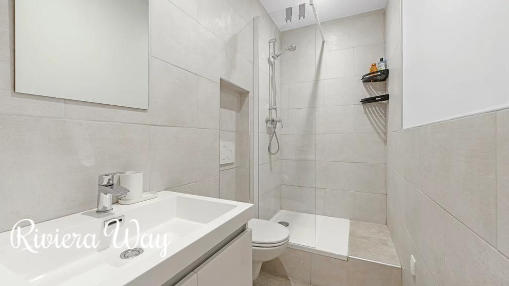5 room apartment in Saint-Tropez, 68 m², photo #5, listing #104116026