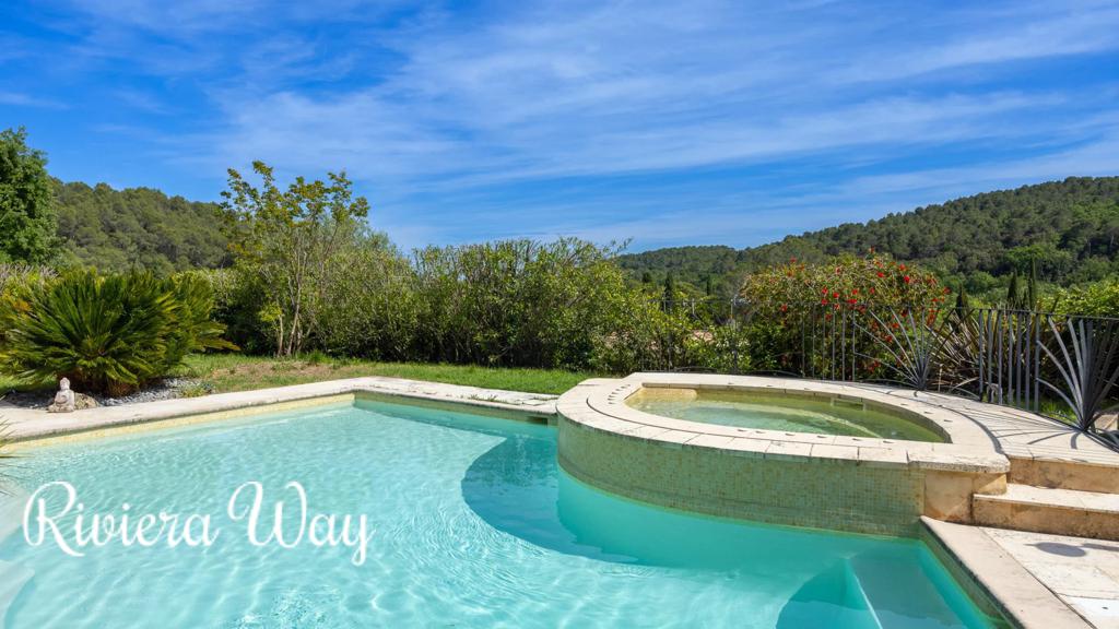 8 room villa in Le Rouret, photo #10, listing #106276296