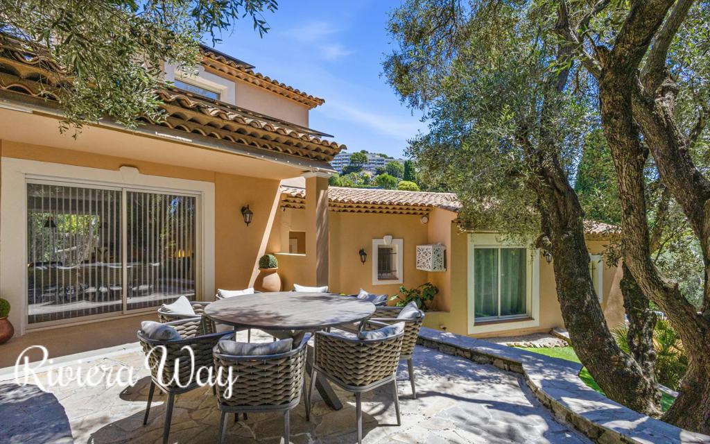 6 room villa in Le Cannet, photo #9, listing #106494234