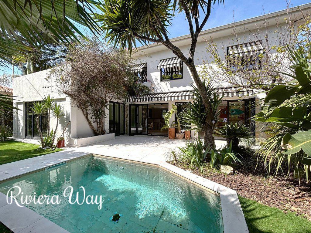 Villa in Cannes, 190 m², photo #1, listing #103196772