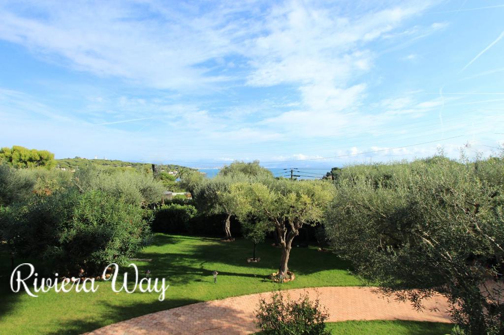 7 room villa in Cap d'Antibes, photo #1, listing #84635880