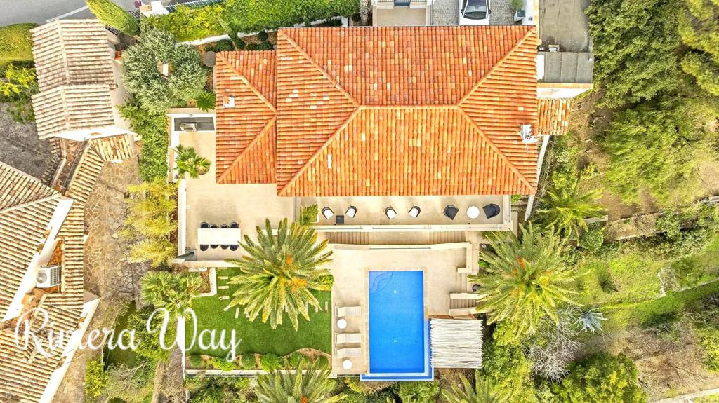 7 room villa in Sainte-Maxime, photo #3, listing #106575084