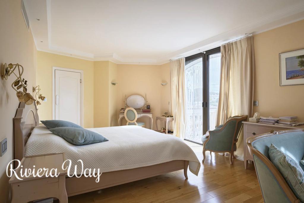 6 room villa in Cap d'Antibes, photo #1, listing #98118636