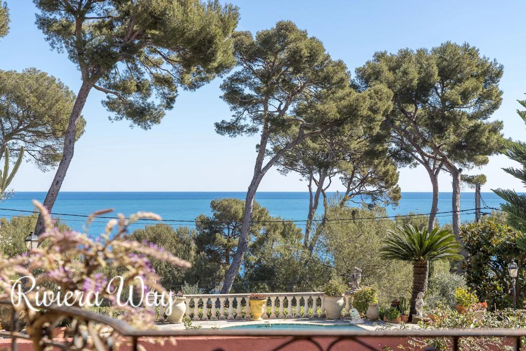 5 room villa in Cap d'Antibes, photo #2, listing #98515578