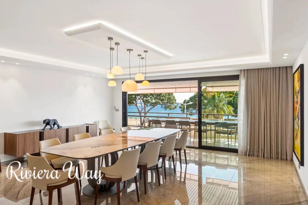 6 room apartment in Cannes, photo #1, listing #105951594