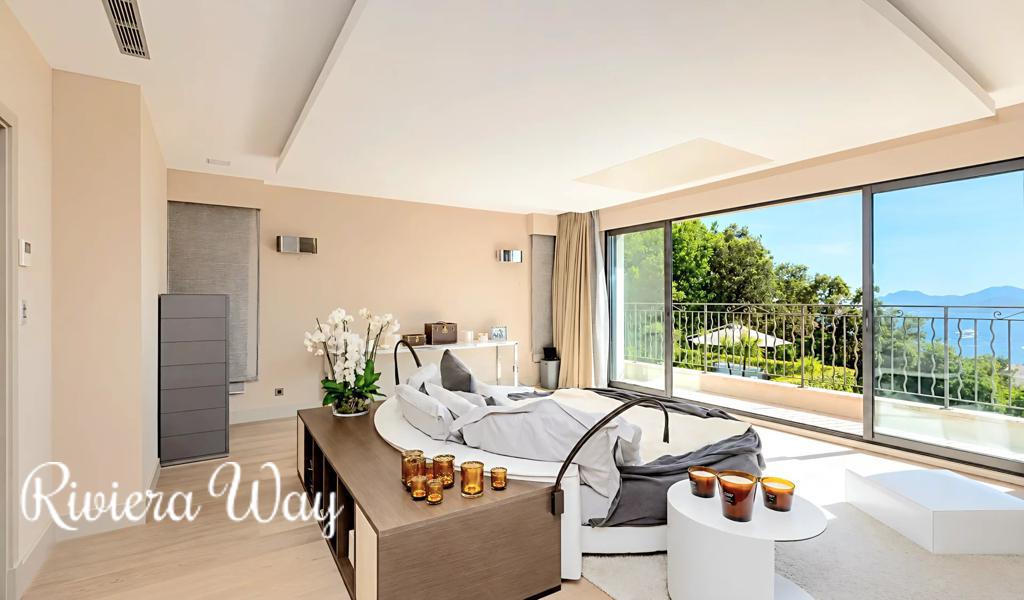 14 room villa in Cannes, photo #6, listing #106570044