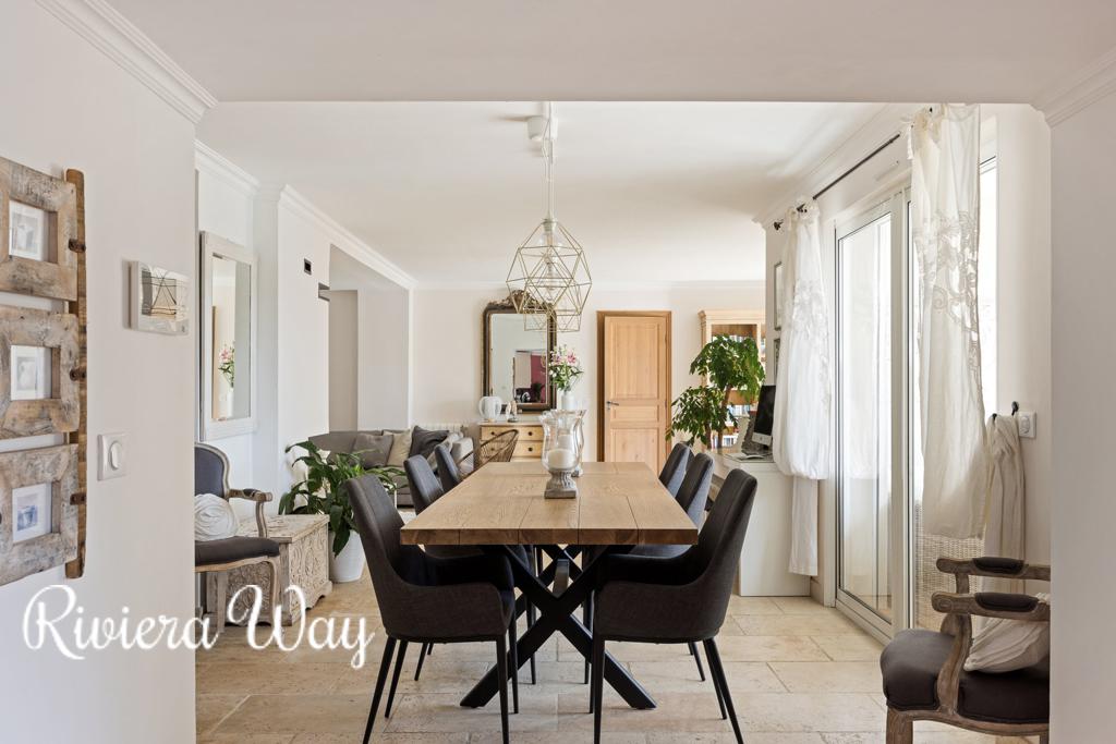 5 room villa in Saint-Paul-de-Vence, photo #5, listing #91272720
