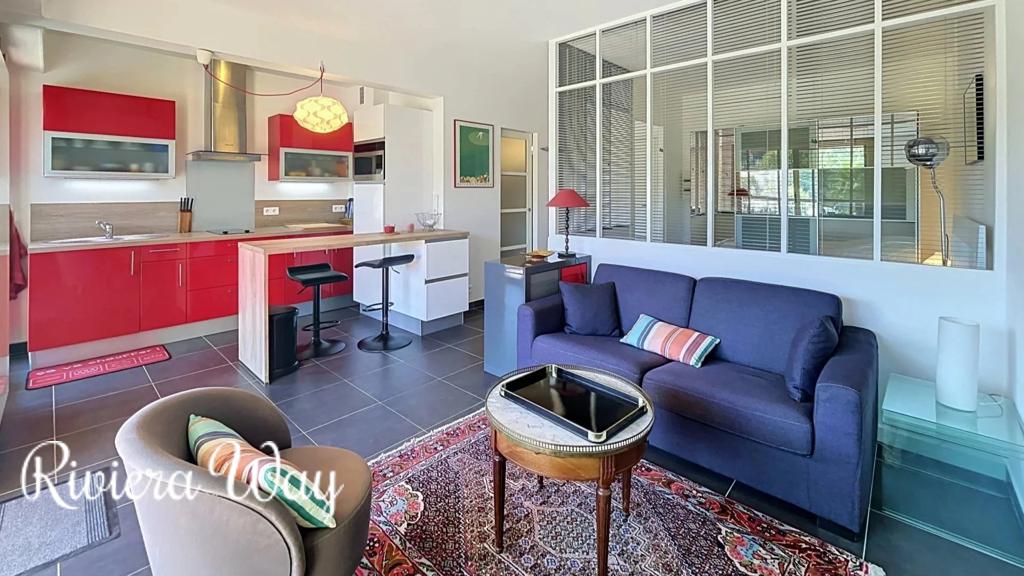 1 room apartment in Cap d'Antibes, photo #1, listing #107231418