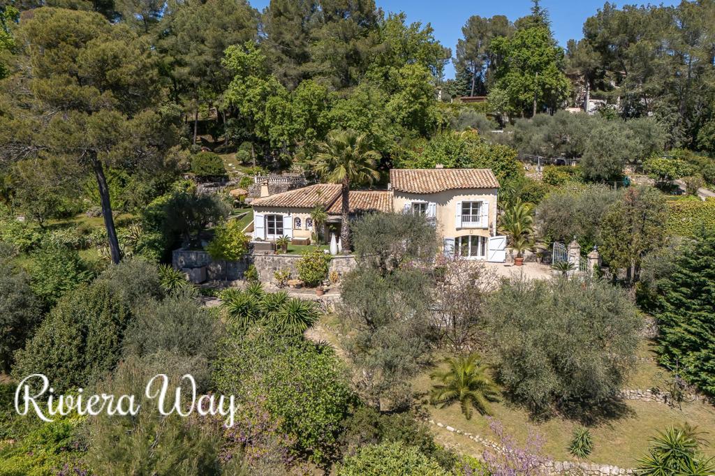 7 room villa in Le Rouret, photo #6, listing #102989418