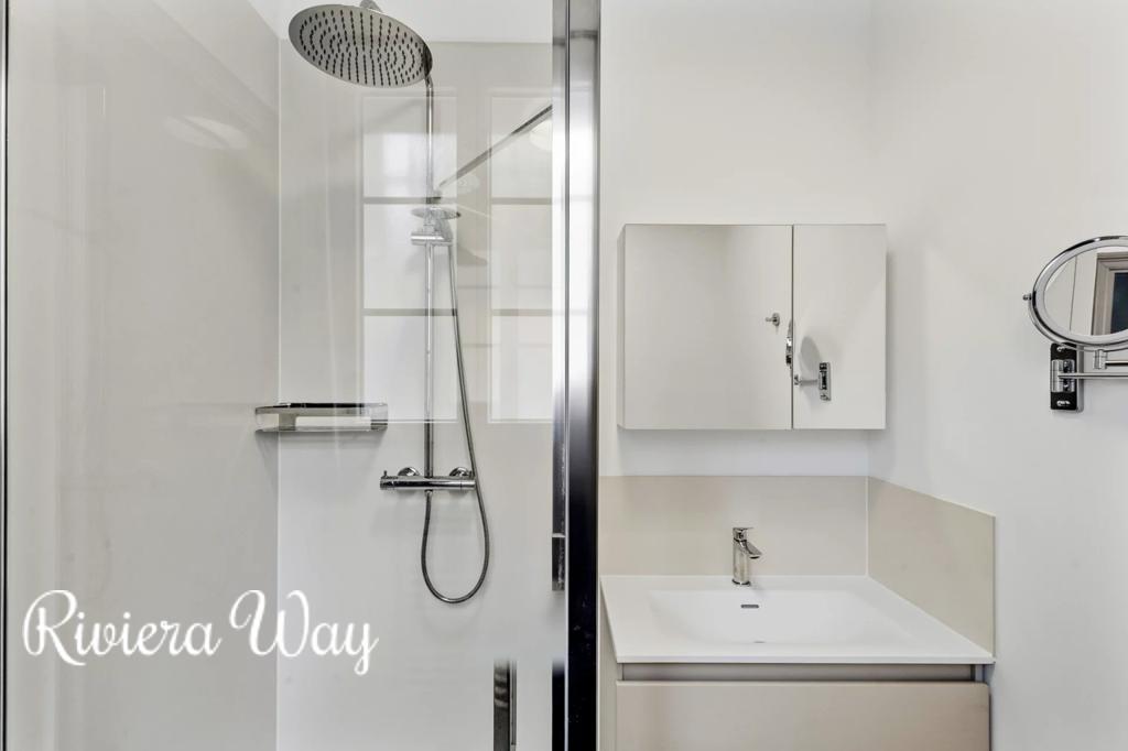 5 room apartment in Cannes, photo #10, listing #106461180