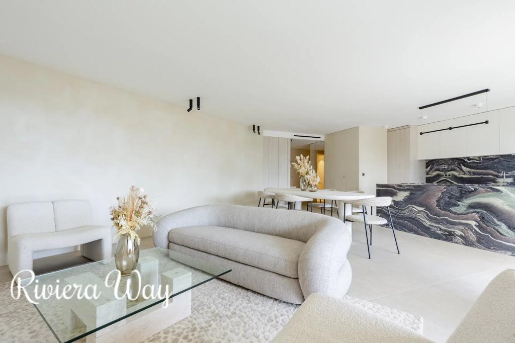4 room apartment in Californie - Pezou, photo #2, listing #105470022