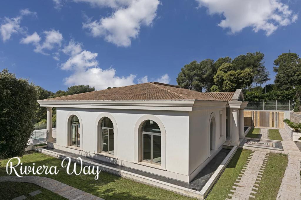 7 room villa in Biot, photo #1, listing #104355594