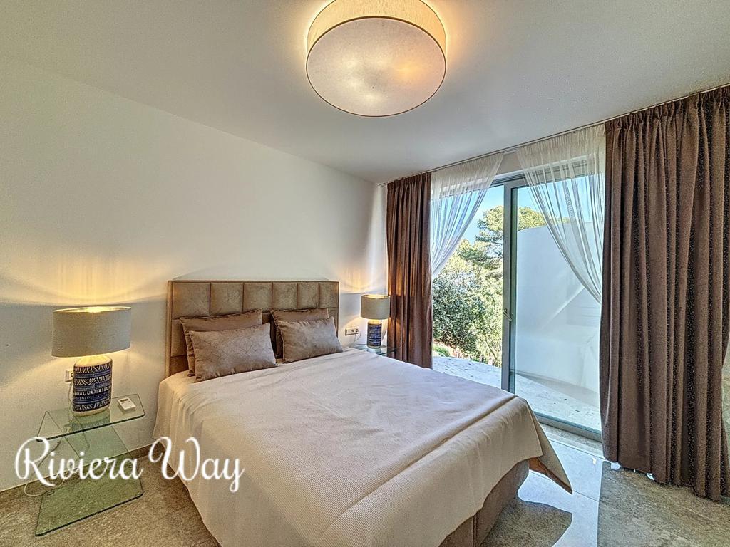 4 room villa in Cap d'Antibes, photo #6, listing #96118218