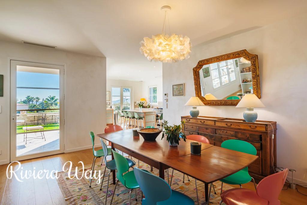 7 room villa in Grimaud, photo #2, listing #104480376