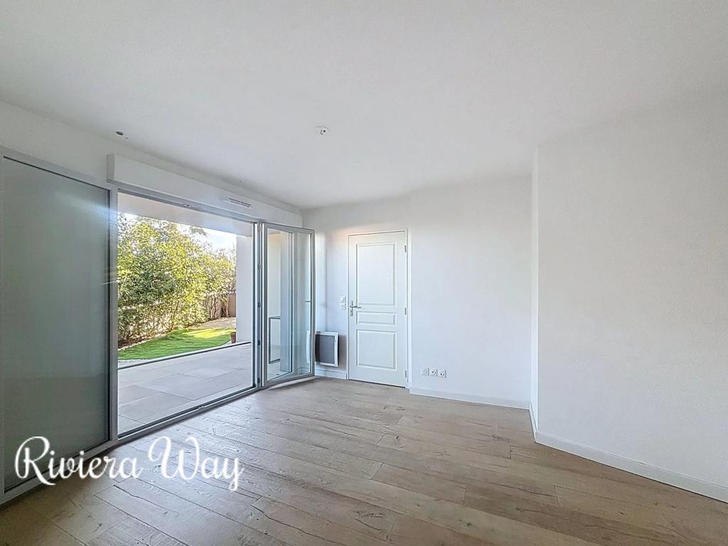 3 room apartment in Antibes, photo #7, listing #105463134