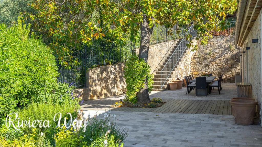 6 room villa in Chateauneuf-Grasse, photo #2, listing #107309790