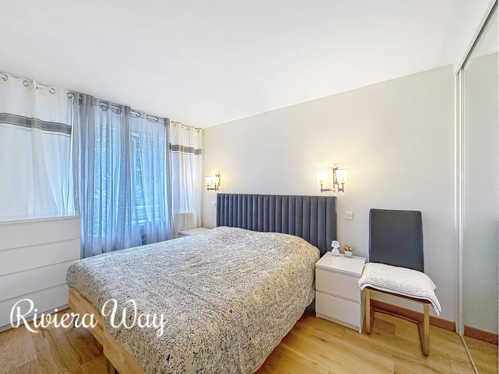 2 room apartment in Antibes, photo #10, listing #106188726