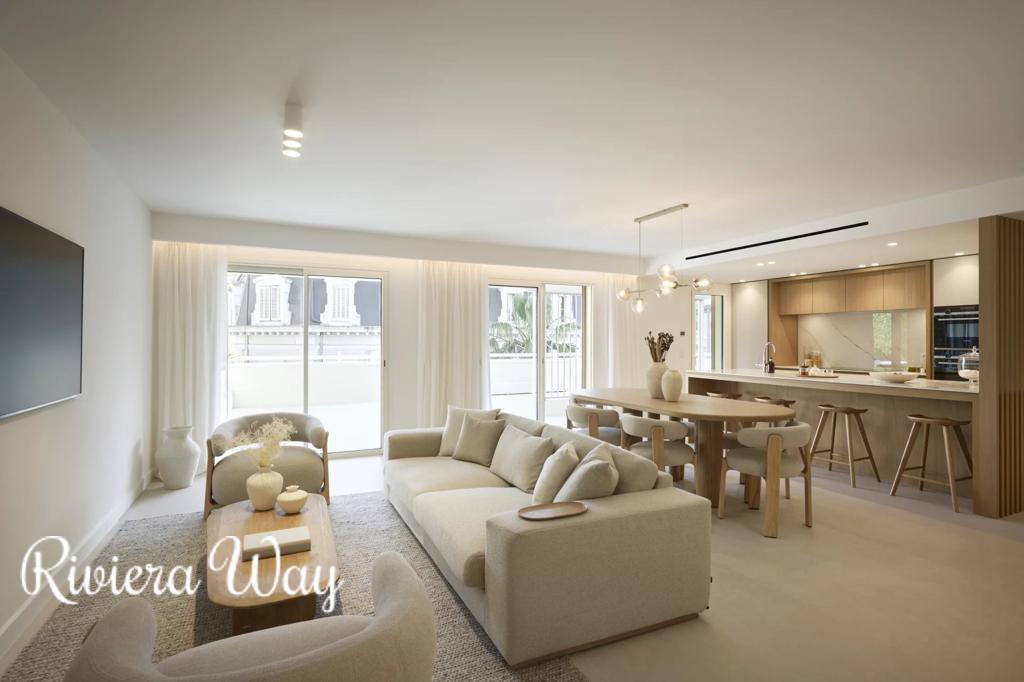 4 room apartment in Cannes, photo #2, listing #105601482