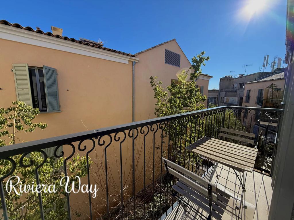 2 room apartment in Antibes, photo #2, listing #105437430