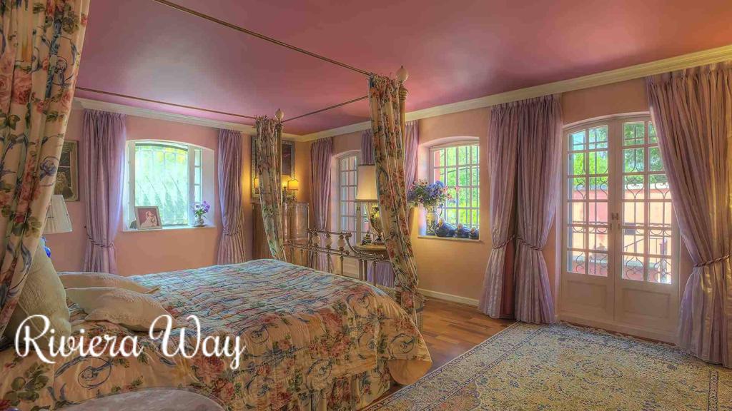 5 room villa in Mougins, photo #7, listing #78798636