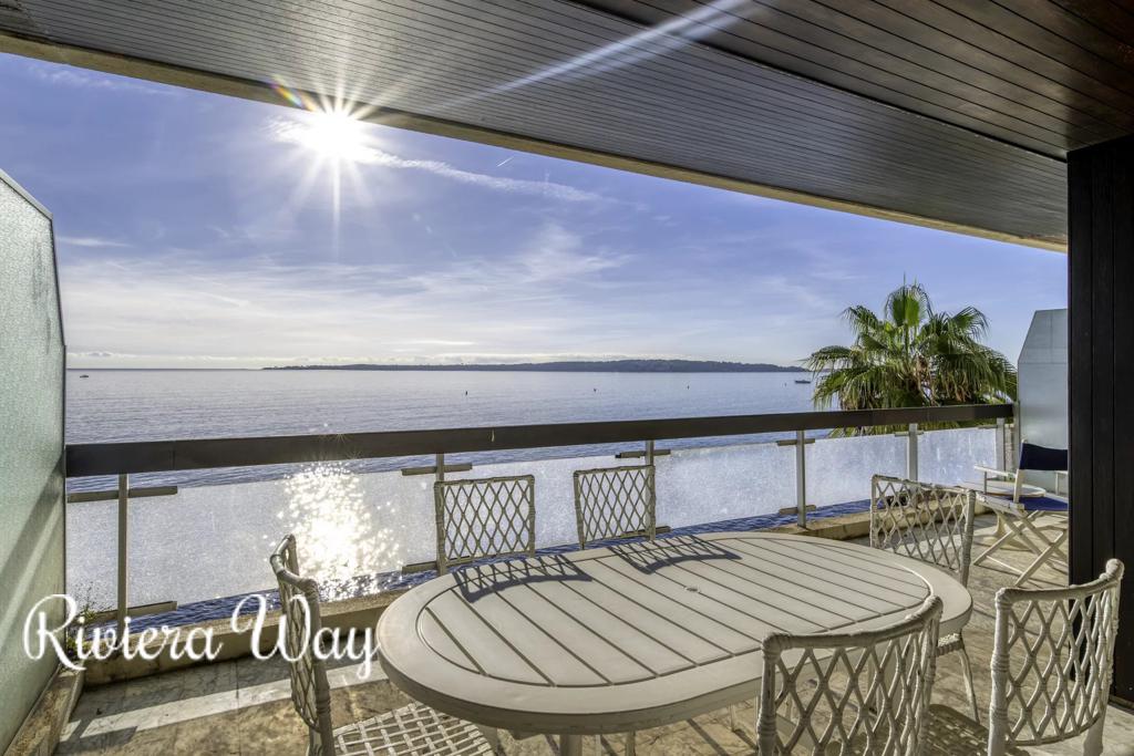 3 room apartment in Cannes, photo #2, listing #105630336