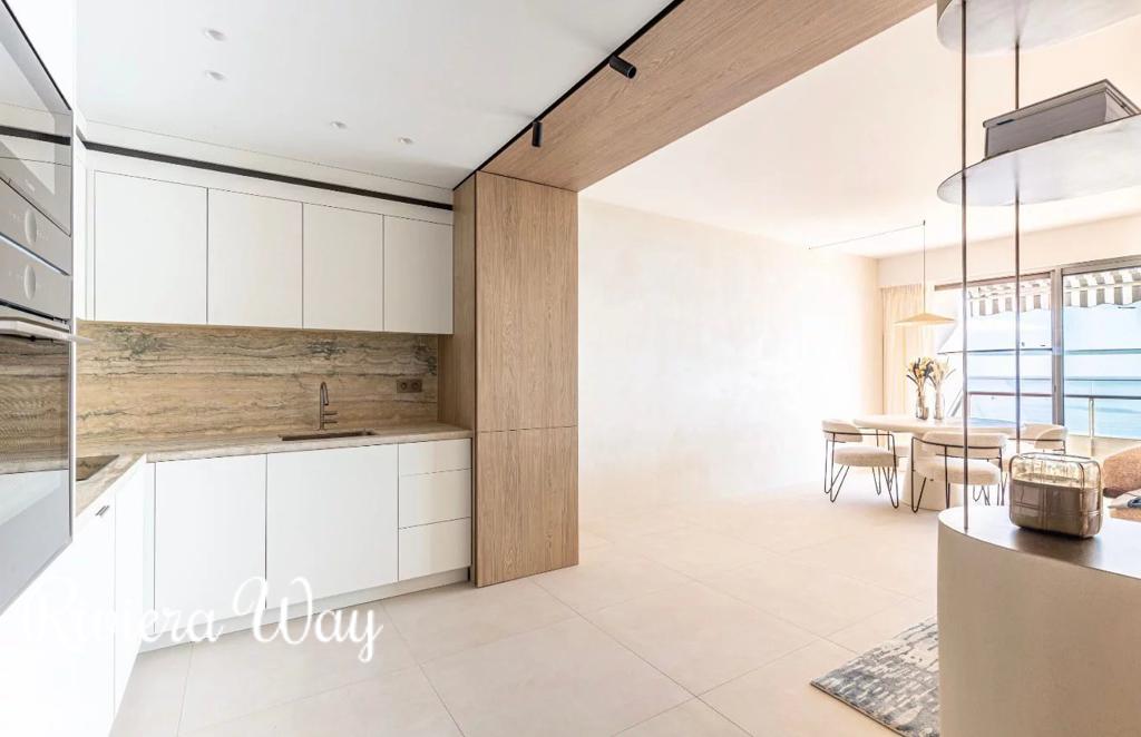3 room apartment in Cannes, photo #1, listing #104433042