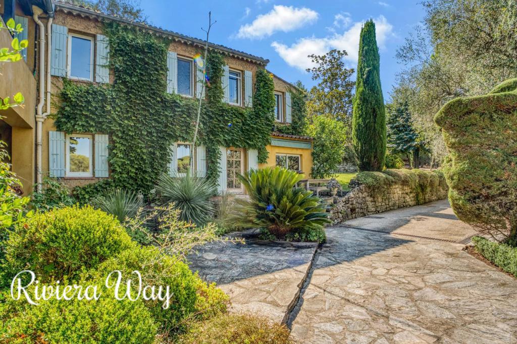 10 room villa in Grasse, photo #7, listing #99466458