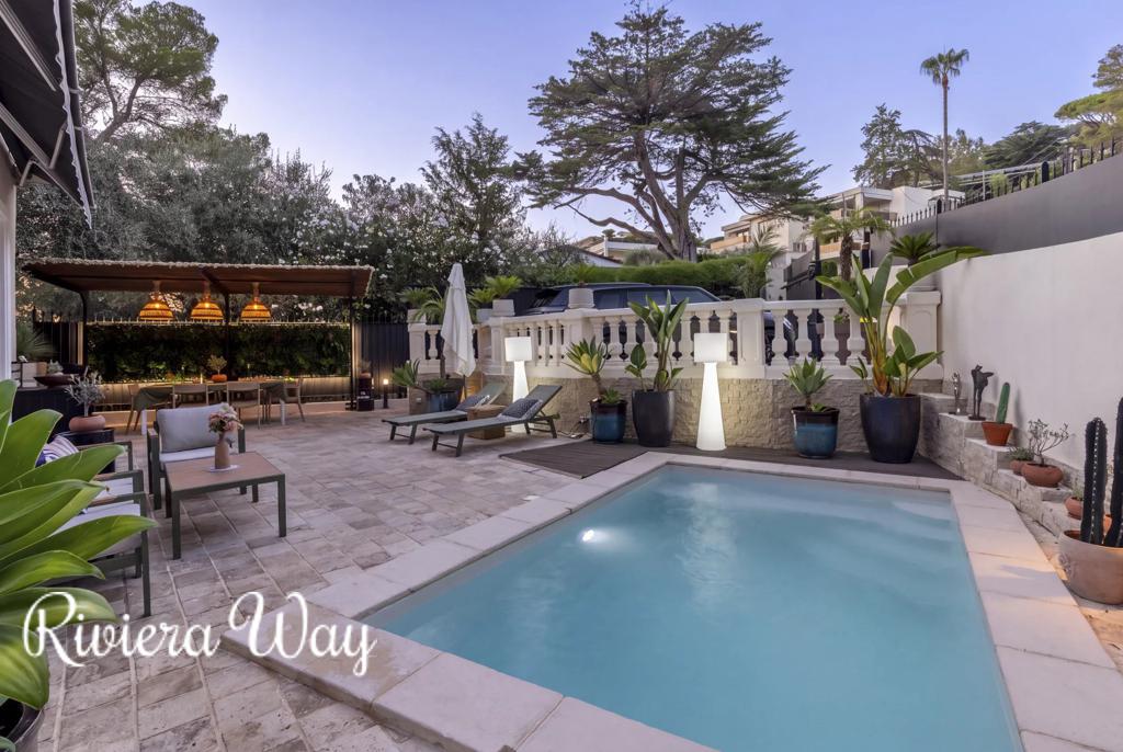 7 room villa in Le Cannet, photo #2, listing #103257000