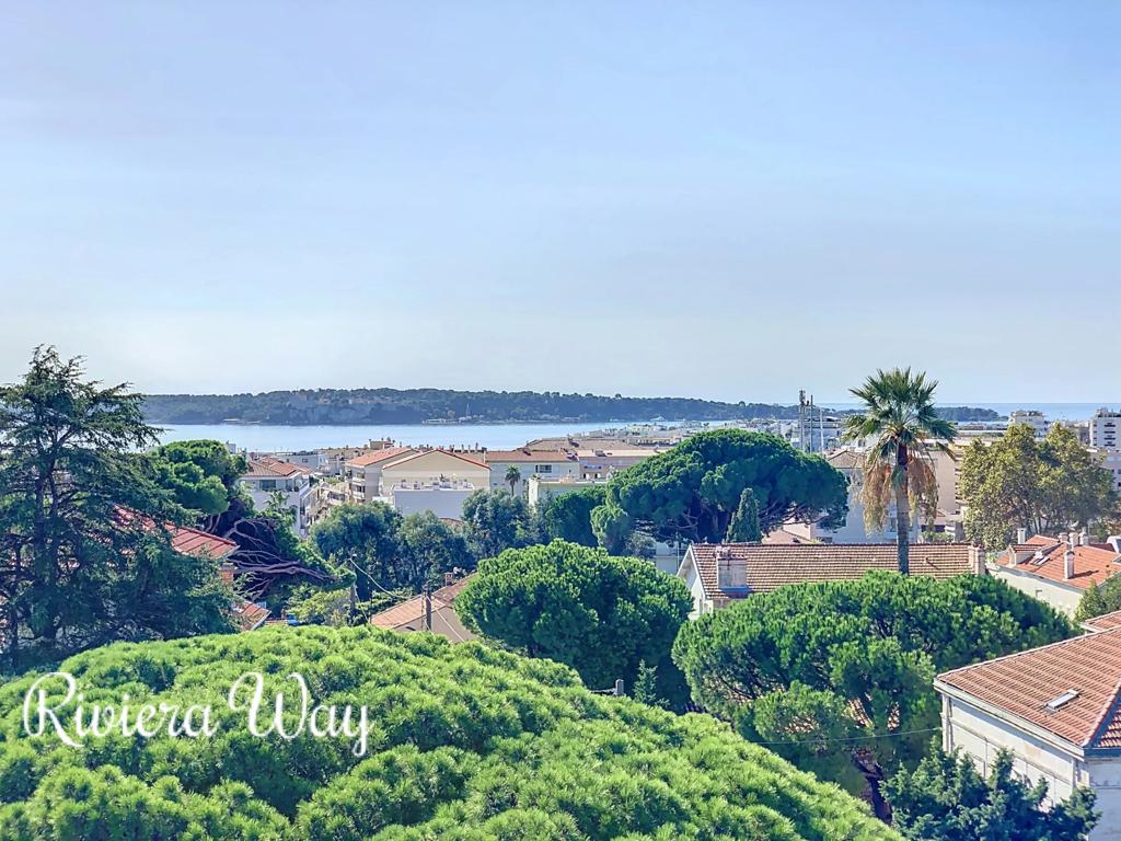 5 room apartment in Cannes, photo #1, listing #100683786