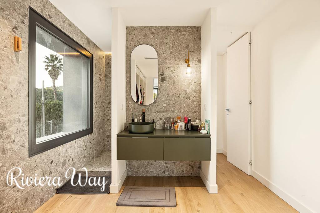 5 room villa in Saint-Paul-de-Vence, photo #7, listing #98726796