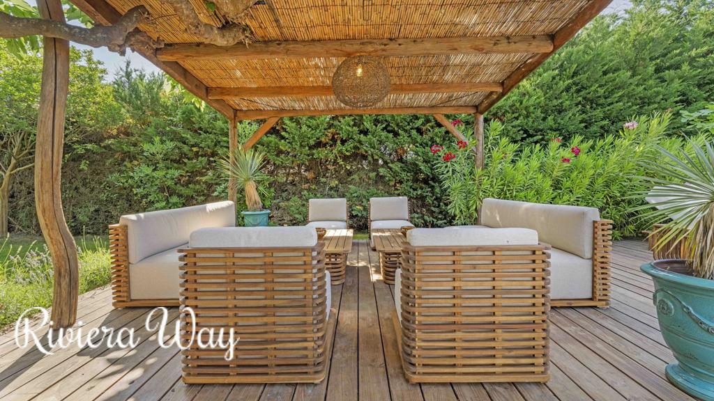 8 room villa in Grimaud, photo #4, listing #103714632