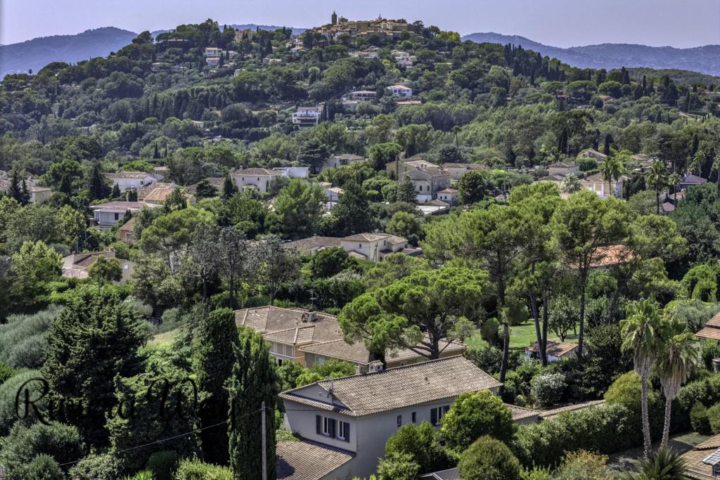 7 room villa in Mougins, photo #2, listing #103906320