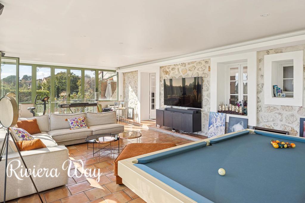 6 room villa in Cagnes-sur-Mer, photo #9, listing #104502048