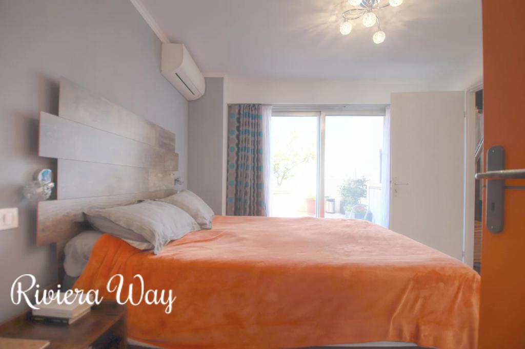 4 room apartment in Antibes, photo #6, listing #103378464