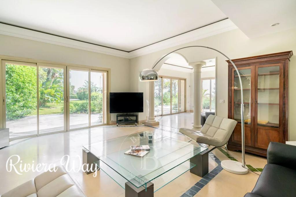 4 room villa in Cap d'Antibes, photo #6, listing #90471990