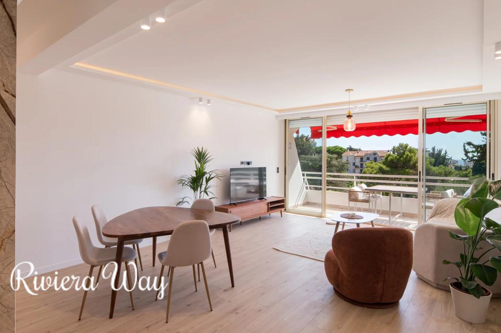 3 room apartment in Cannes, photo #3, listing #107133348