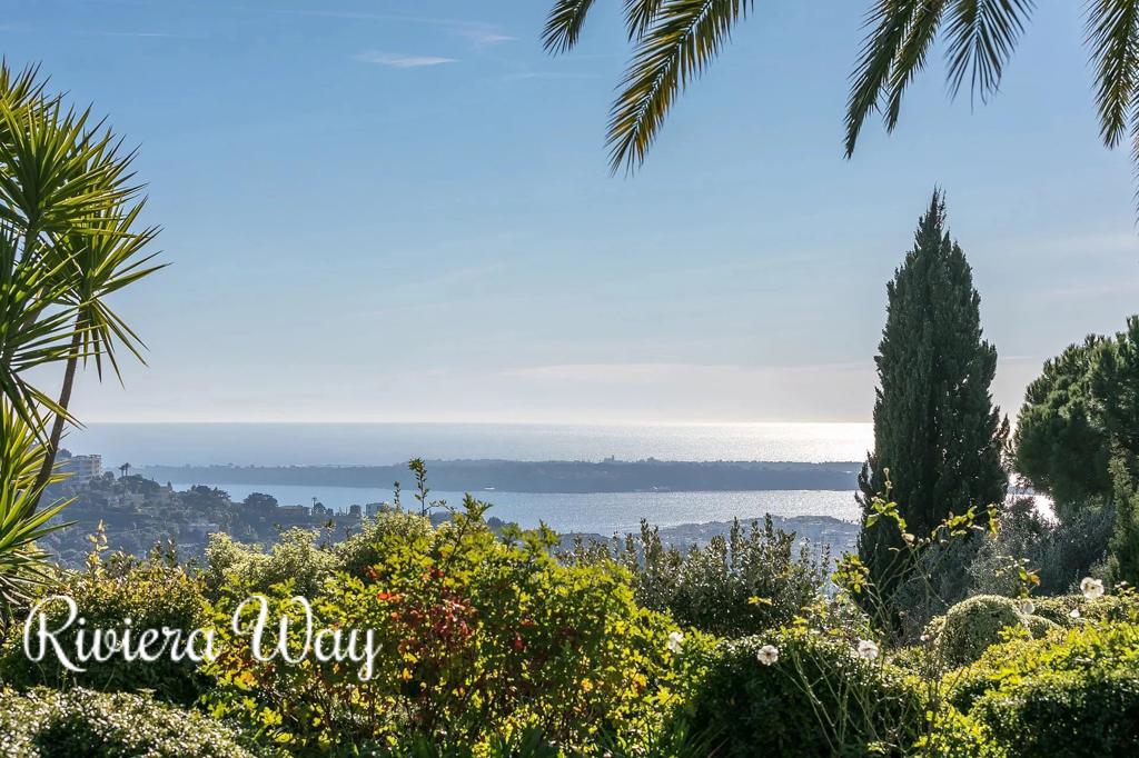 10 room villa in Cannes, photo #3, listing #107235660