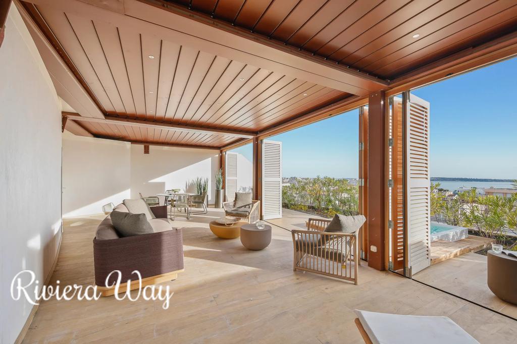 4 room penthouse in Cannes, photo #4, listing #106165836