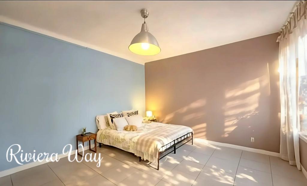5 room apartment in Cannes, photo #3, listing #106789158