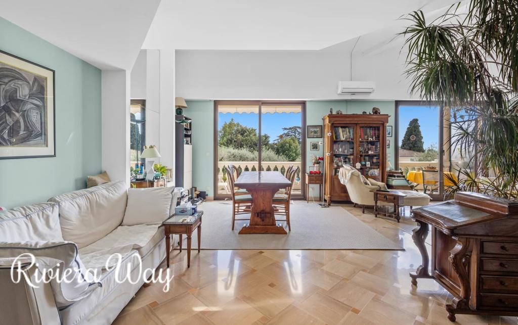 5 room apartment in Cannes, photo #6, listing #106151136
