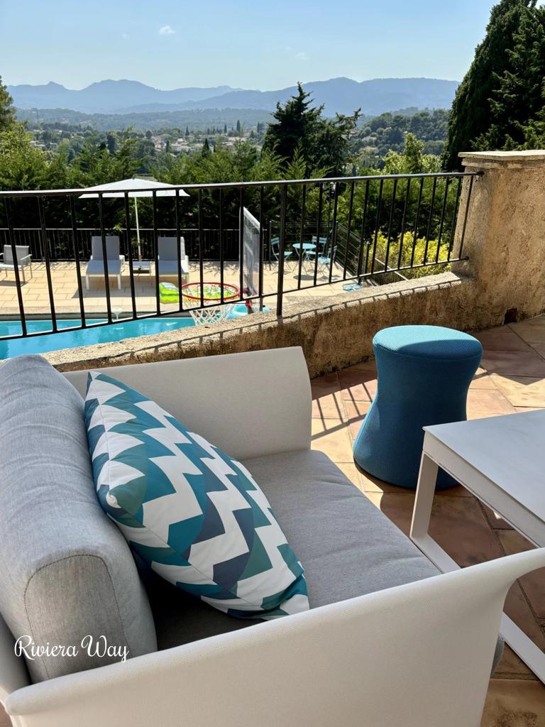 6 room villa in Mougins, photo #1, listing #100230060