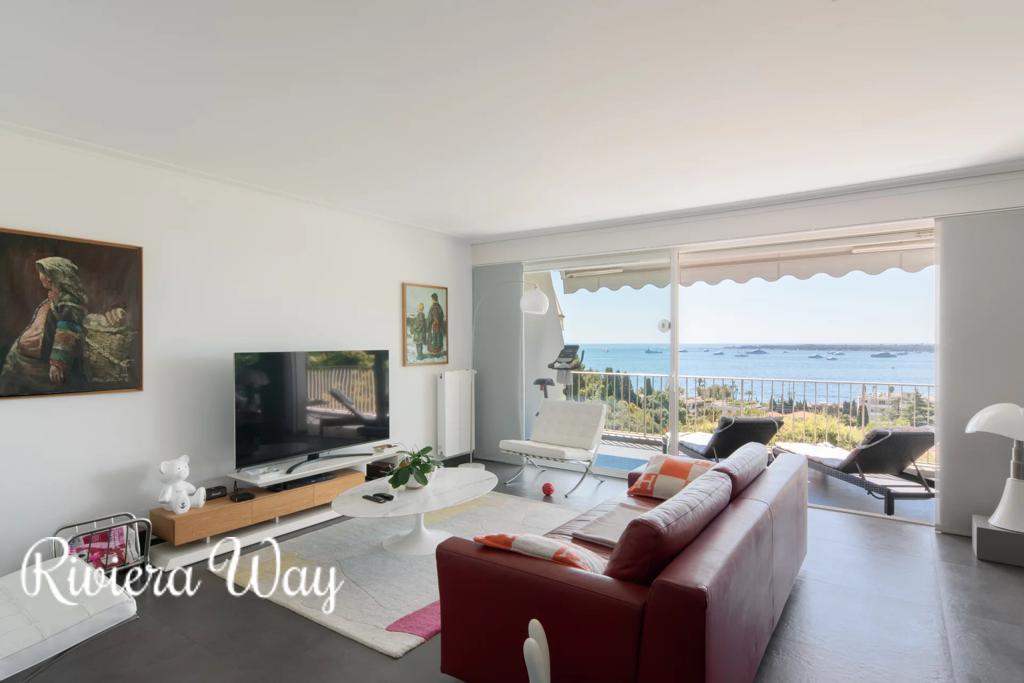 4 room apartment in Cannes, photo #4, listing #106621326