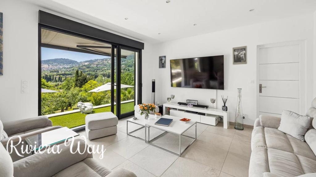 6 room villa in Grasse, photo #8, listing #106408092