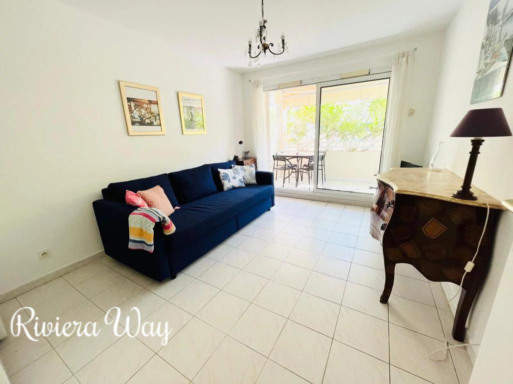 2 room apartment in Vallauris, photo #1, listing #103551840