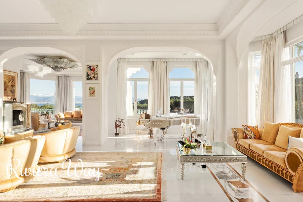 15 room villa in Cap d'Antibes, photo #10, listing #95243988
