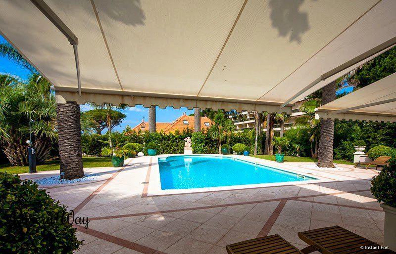 6 room villa in Cap d'Antibes, photo #1, listing #93391788