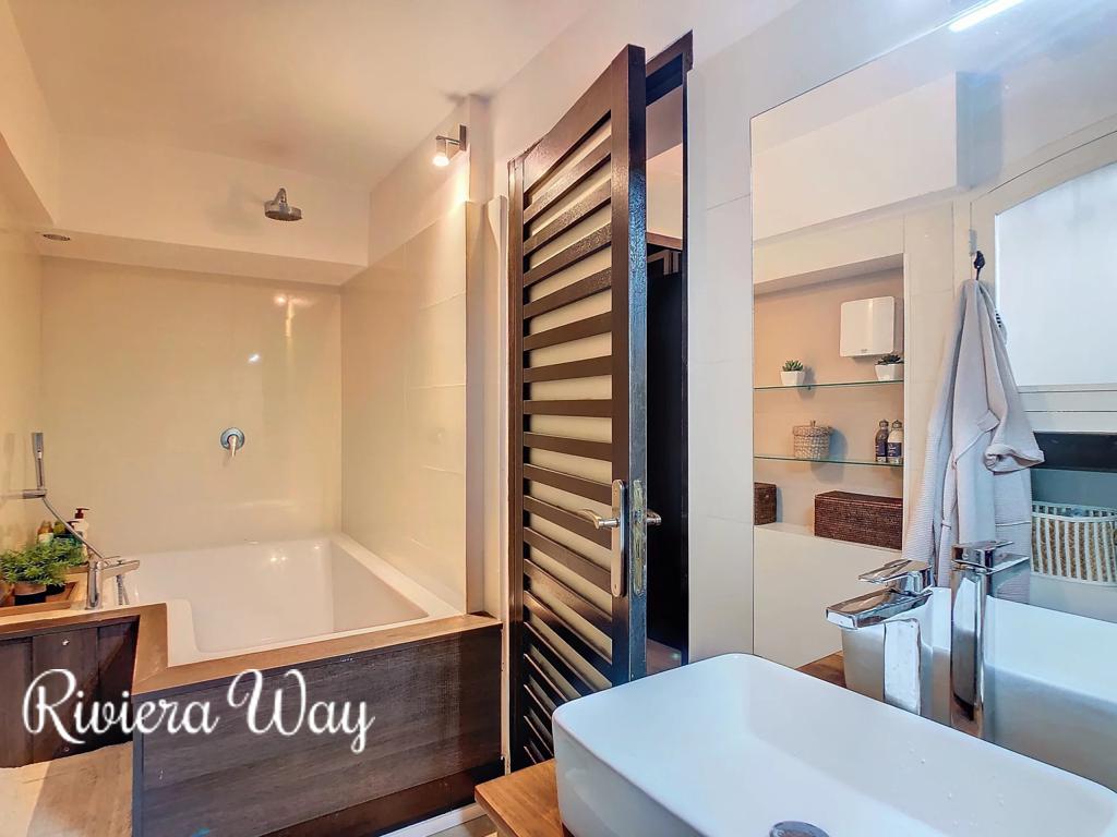 4 room apartment in Cannes, photo #2, listing #103766502