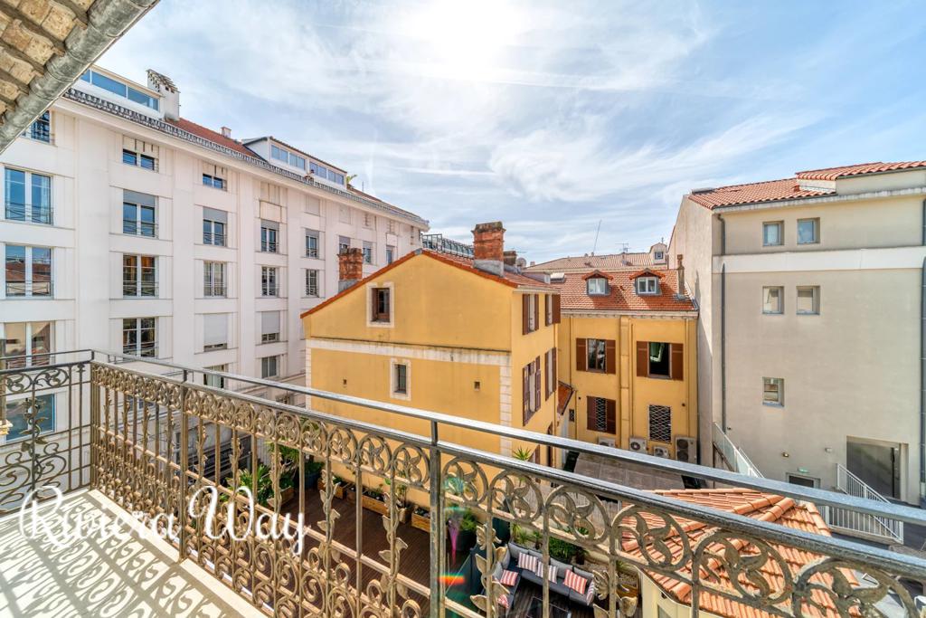 4 room apartment in Cannes, photo #7, listing #105773766